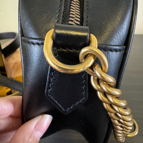 Authentic Small Gucci Marmont Shoulder Bag - Picture 4 of 8